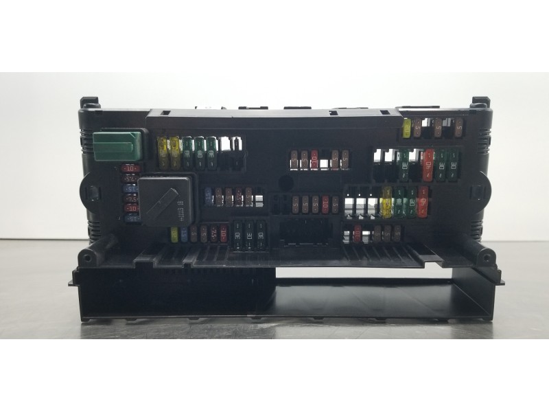 Recambio de caja reles / fusibles para bmw x3 (f25) xdrive 20d referencia OEM IAM 9210863 61149210863 