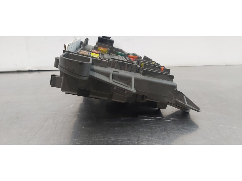 Recambio de caja reles / fusibles para bmw x5 (e70) xdrive30d referencia OEM IAM 6931687  
