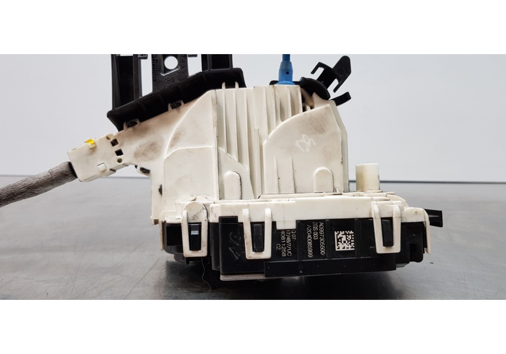 Recambio de cerradura puerta trasera izquierda para mercedes clase b (w246) b 200 cdi (246.208) referencia OEM IAM A2047302735 A