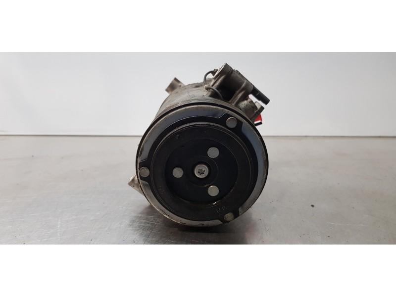 Recambio de compresor aire acondicionado para bmw serie 1 berlina (e81/e87) 116i referencia OEM IAM 915682001   Recambio de compresor aire acondicionado para bmw serie 1 berlina (e81/e87) 116i referencia OEM IAM 915682001