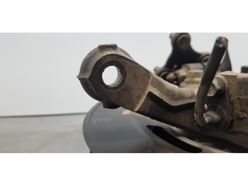 Recambio de mangueta delantera derecha para hyundai tucson tl referencia OEM IAM 51716D7000  