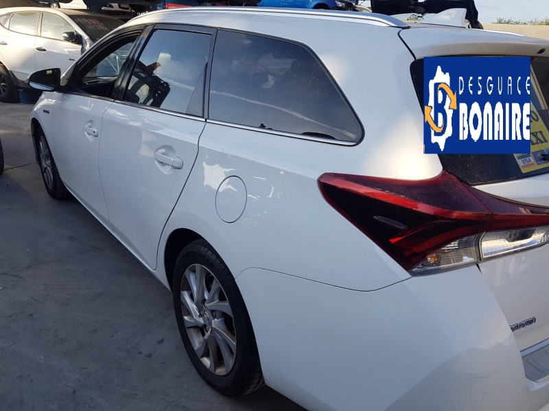 toyota auris touring sports (e18) del año 2015