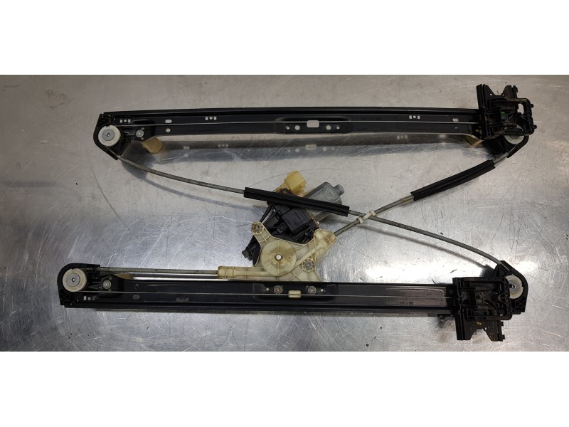 Recambio de elevalunas trasero derecho para land rover range rover vogue referencia OEM IAM LR034290  