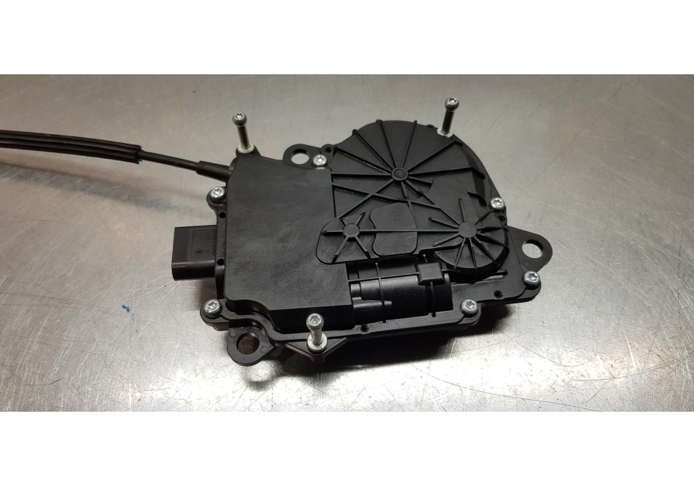 Recambio de motor cierre centralizado porton para alfa romeo stelvio (630) basis q4 referencia OEM IAM 670035621  