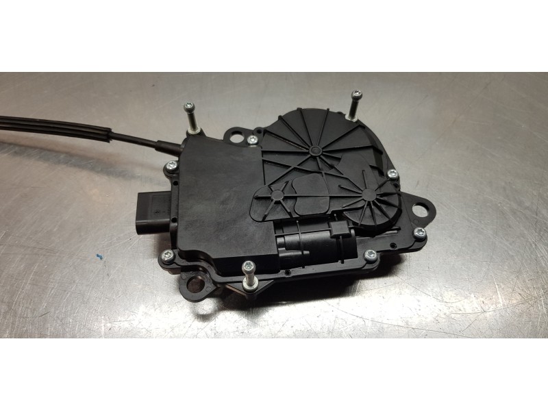 Recambio de motor cierre centralizado porton para alfa romeo stelvio (630) basis q4 referencia OEM IAM 670035621  