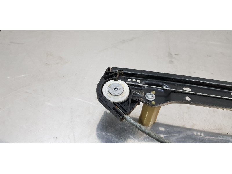 Recambio de elevalunas trasero derecho para land rover range rover vogue referencia OEM IAM LR034290  