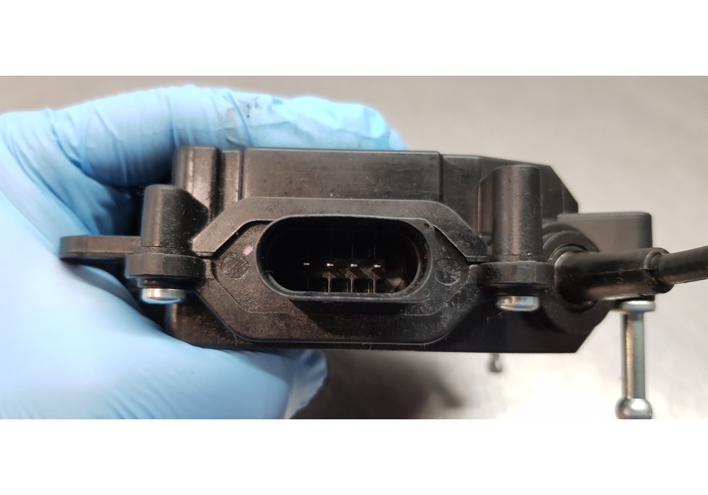 Recambio de motor cierre centralizado porton para alfa romeo stelvio (630) basis q4 referencia OEM IAM 670035621  