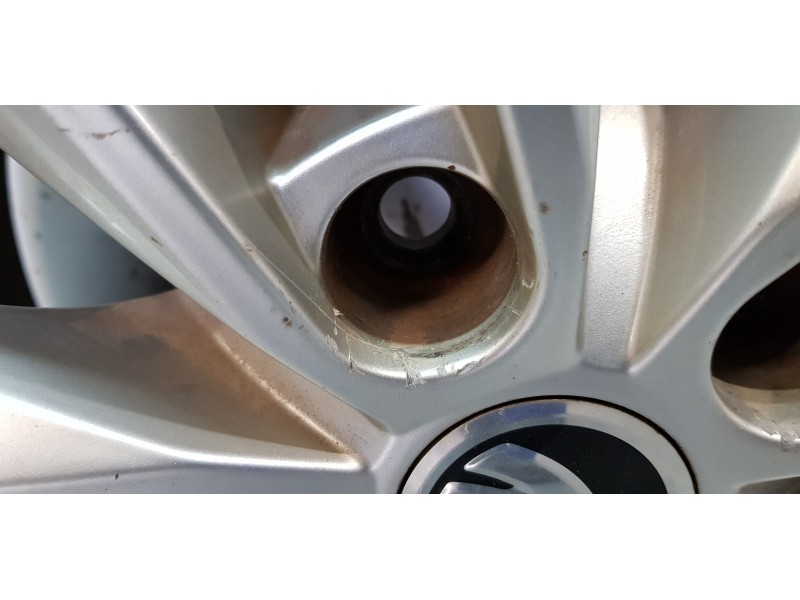 Recambio de llanta para skoda octavia combi (5e5) ambition referencia OEM IAM 5E0601025B   Recambio de llanta para skoda octavia combi (5e5) ambition referencia OEM IAM 5E0601025B