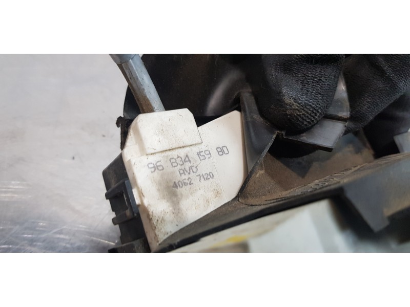 Recambio de cerradura puerta delantera derecha para citroen c4 berlina collection referencia OEM IAM 9136AG  