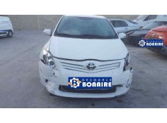 toyota auris del año 2012