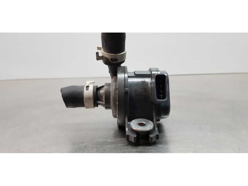 Recambio de bomba agua para toyota rav 4 plug-in hybrid advance referencia OEM IAM G904042020  