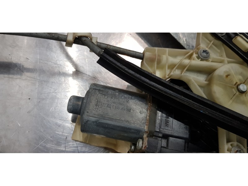 Recambio de elevalunas trasero derecho para land rover range rover vogue referencia OEM IAM LR034290  