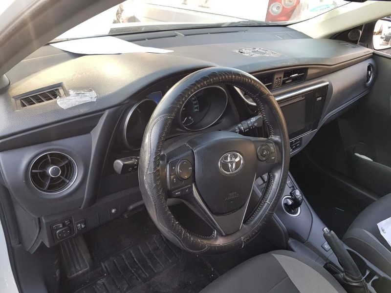 toyota auris touring sports (e18) del año 2015