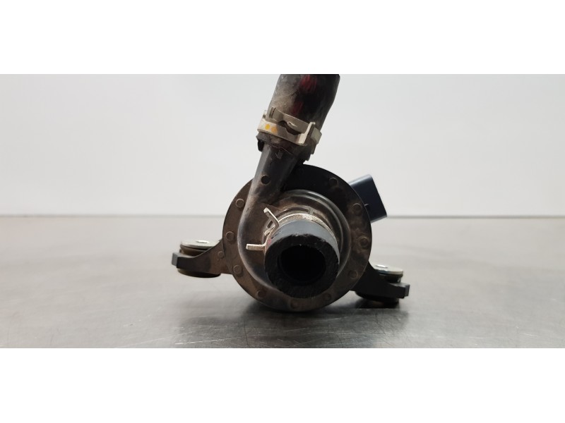 Recambio de bomba agua para toyota rav 4 plug-in hybrid advance referencia OEM IAM G904042020  