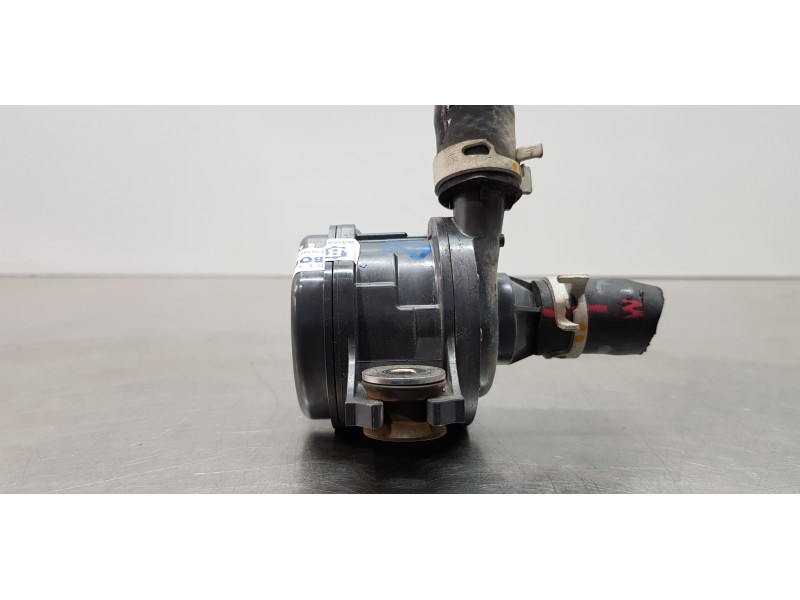 Recambio de bomba agua para toyota rav 4 plug-in hybrid advance referencia OEM IAM G904042020  