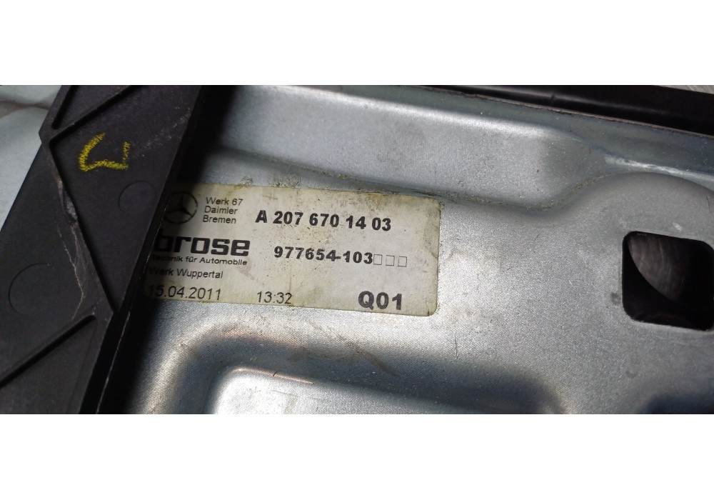 Recambio de elevalunas trasero derecho para mercedes clase clk (w207) coupe 3.0 cdi cat referencia OEM IAM A2076701403  