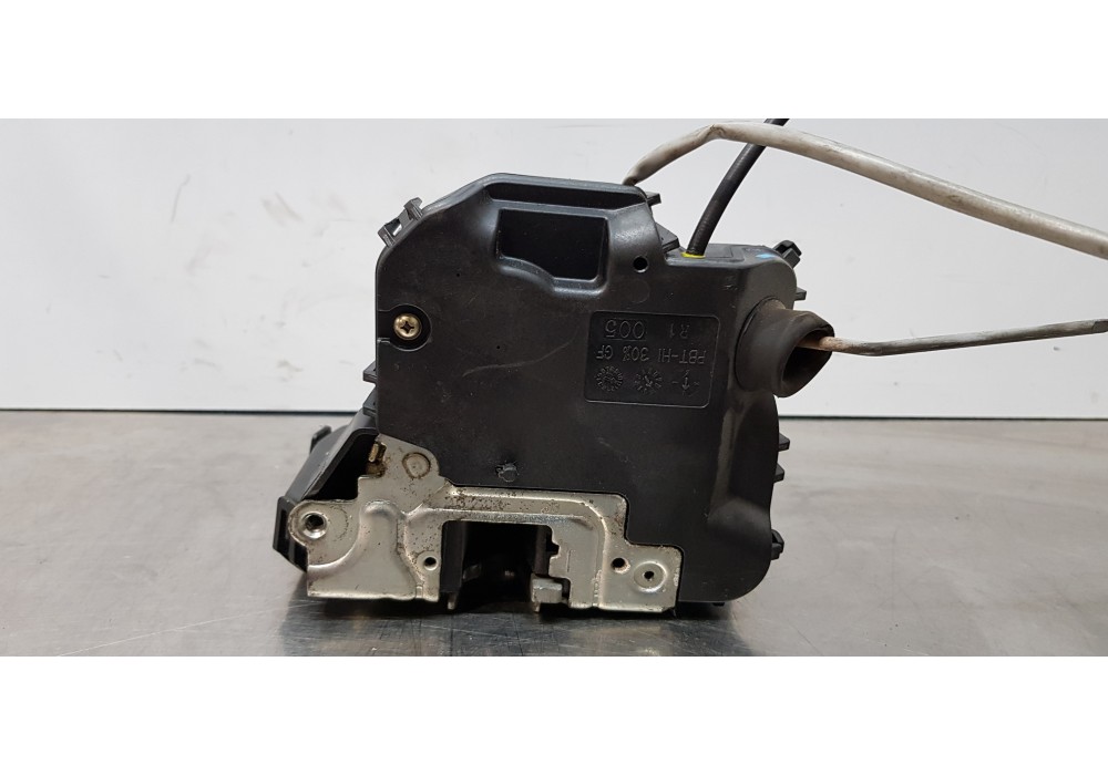 Recambio de cerradura puerta delantera derecha para mercedes clase c (w203) sportcoupe c 180 (203.735) referencia OEM IAM A20372