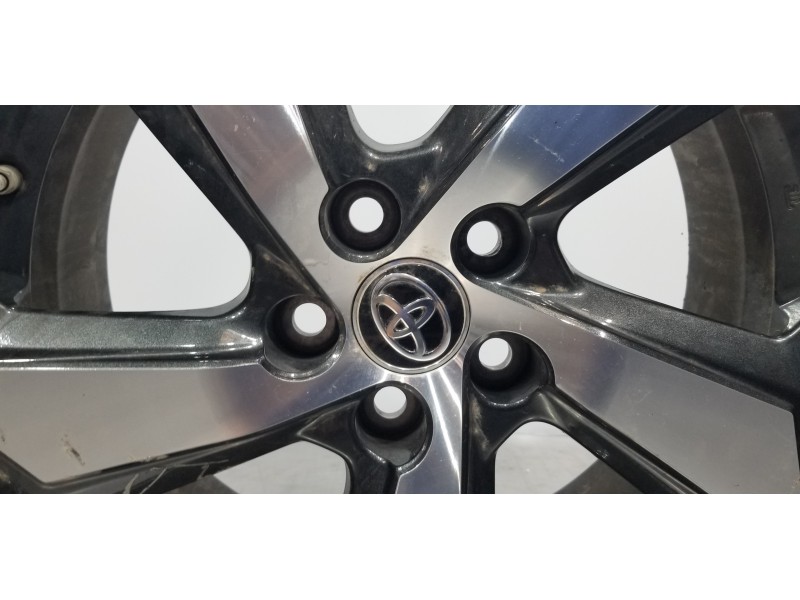 Recambio de llanta para toyota rav 4 plug-in hybrid advance referencia OEM IAM 4261142600  