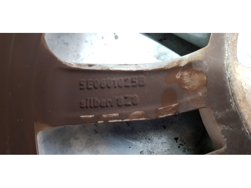 Recambio de llanta para skoda octavia combi (5e5) ambition referencia OEM IAM 5E0601025B   Recambio de llanta para skoda octavia combi (5e5) ambition referencia OEM IAM 5E0601025B