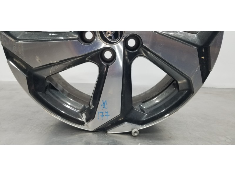 Recambio de llanta para toyota rav 4 plug-in hybrid advance referencia OEM IAM 4261142600  
