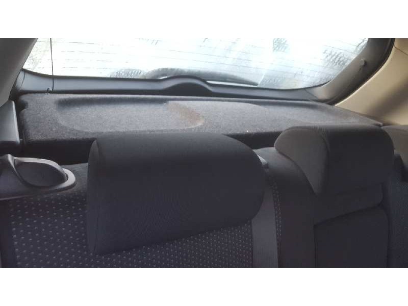 toyota auris del año 2012