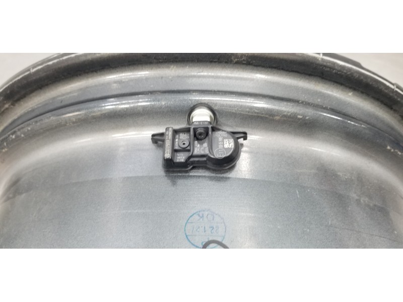 Recambio de llanta para toyota rav 4 plug-in hybrid advance referencia OEM IAM 4261142600  