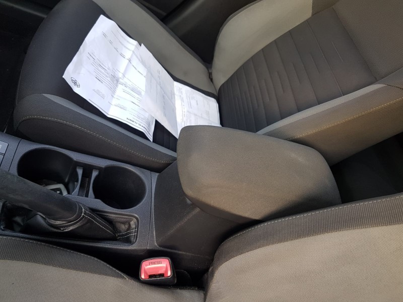 toyota auris touring sports (e18) del año 2015