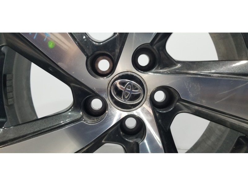 Recambio de llanta para toyota rav 4 plug-in hybrid advance referencia OEM IAM 4261142600  