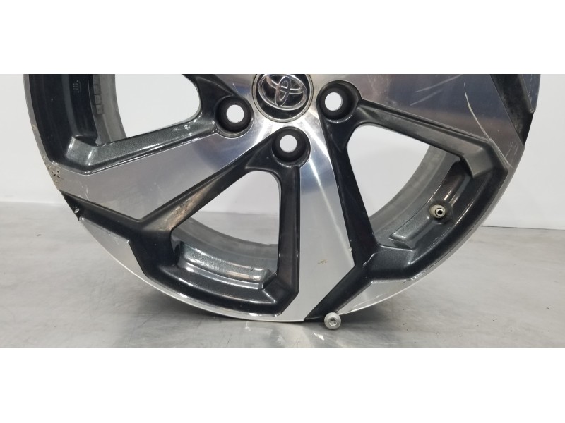 Recambio de llanta para toyota rav 4 plug-in hybrid advance referencia OEM IAM 4261142600  