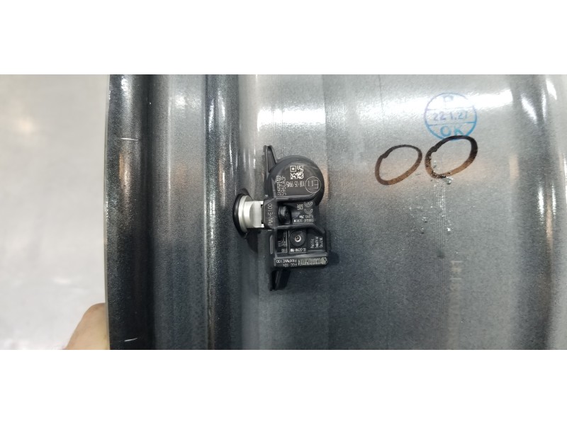 Recambio de llanta para toyota rav 4 plug-in hybrid advance referencia OEM IAM 4261142600  