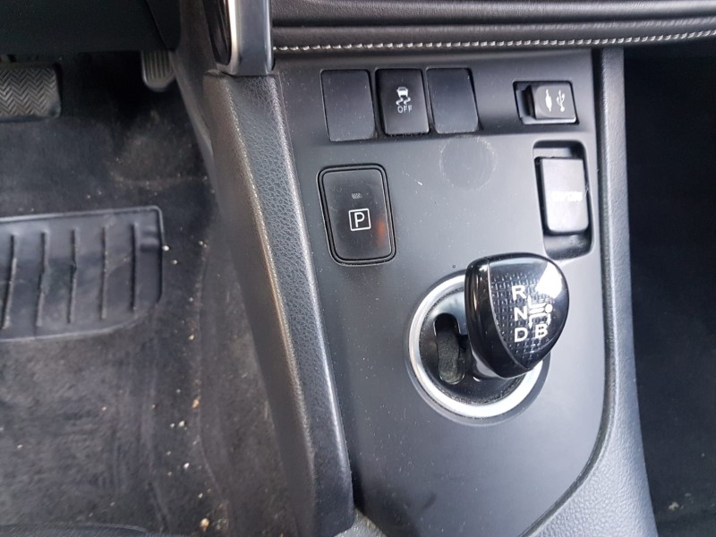 toyota auris touring sports (e18) del año 2015