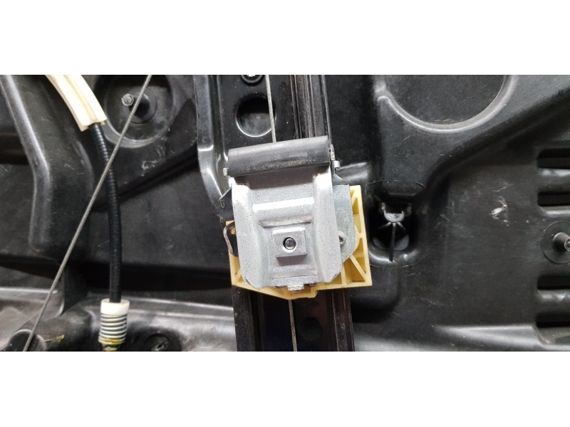 Recambio de elevalunas delantero derecho para mercedes clase b (w246) b 200 cdi (246.208) referencia OEM IAM A2467205800 A246906