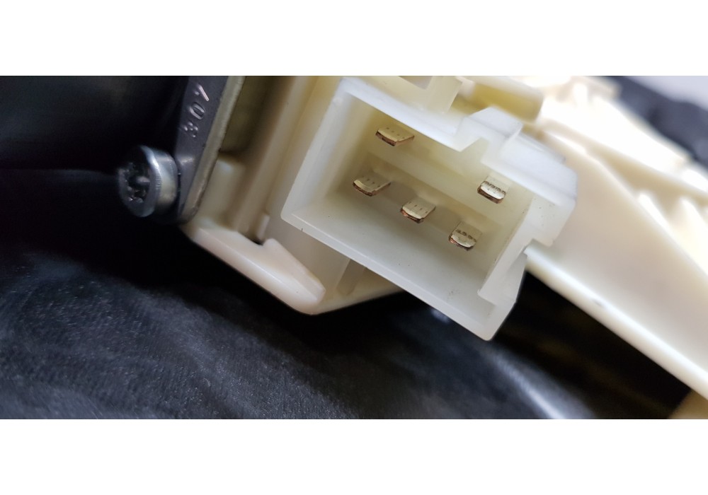 Recambio de elevalunas delantero derecho para mercedes clase b (w246) b 200 cdi (246.208) referencia OEM IAM A2467205800 A246906