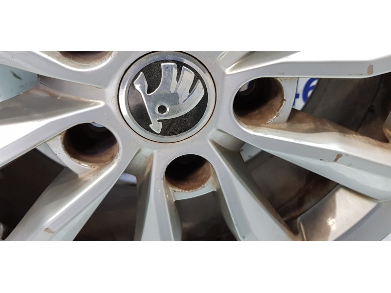 Recambio de llanta para skoda octavia combi (5e5) ambition referencia OEM IAM 5E0601025B   Recambio de llanta para skoda octavia combi (5e5) ambition referencia OEM IAM 5E0601025B