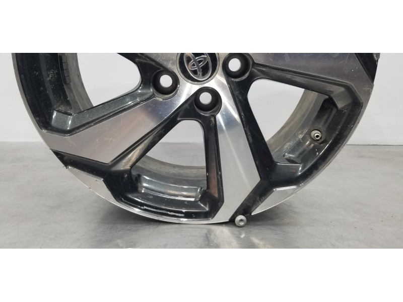 Recambio de llanta para toyota rav 4 plug-in hybrid advance referencia OEM IAM 4261142600  