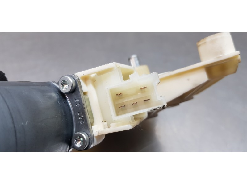 Recambio de elevalunas delantero izquierdo para mercedes clase b (w246) b 200 cdi (246.208) referencia OEM IAM A2469065100  