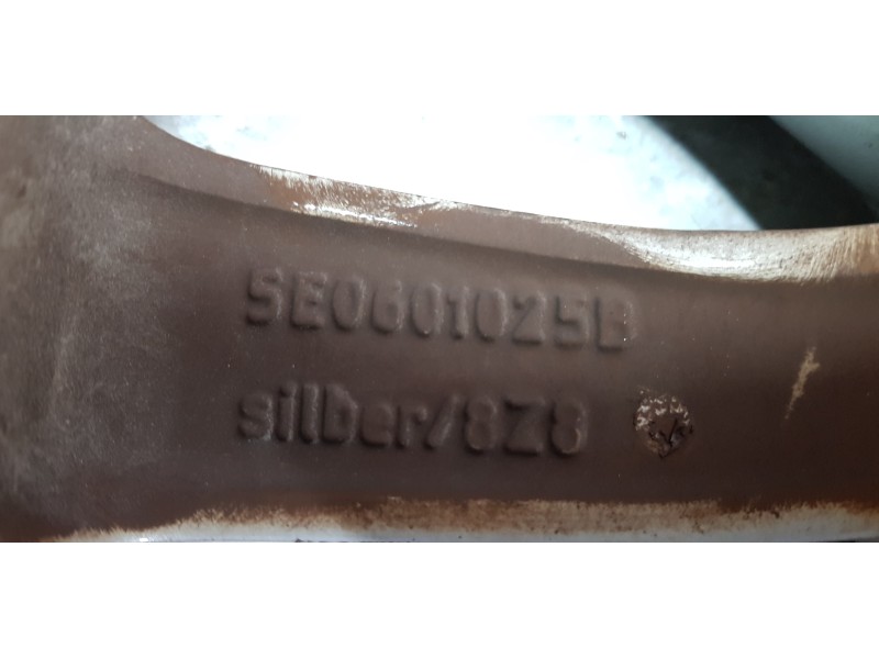 Recambio de llanta para skoda octavia combi (5e5) ambition referencia OEM IAM 5E0601025B   Recambio de llanta para skoda octavia combi (5e5) ambition referencia OEM IAM 5E0601025B