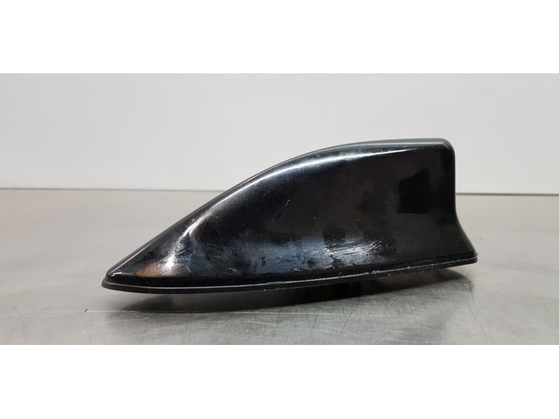 Recambio de antena para toyota rav 4 plug-in hybrid advance referencia OEM IAM 8676052020  