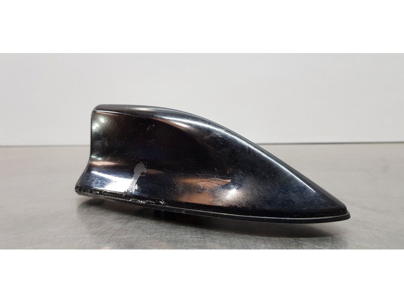 Recambio de antena para toyota rav 4 plug-in hybrid advance referencia OEM IAM 8676052020  