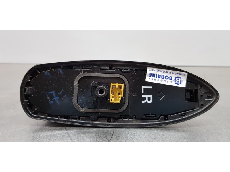 Recambio de antena para toyota rav 4 plug-in hybrid advance referencia OEM IAM 8676052020  