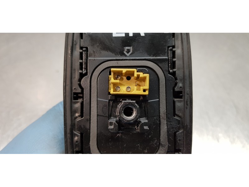 Recambio de antena para toyota rav 4 plug-in hybrid advance referencia OEM IAM 8676052020  