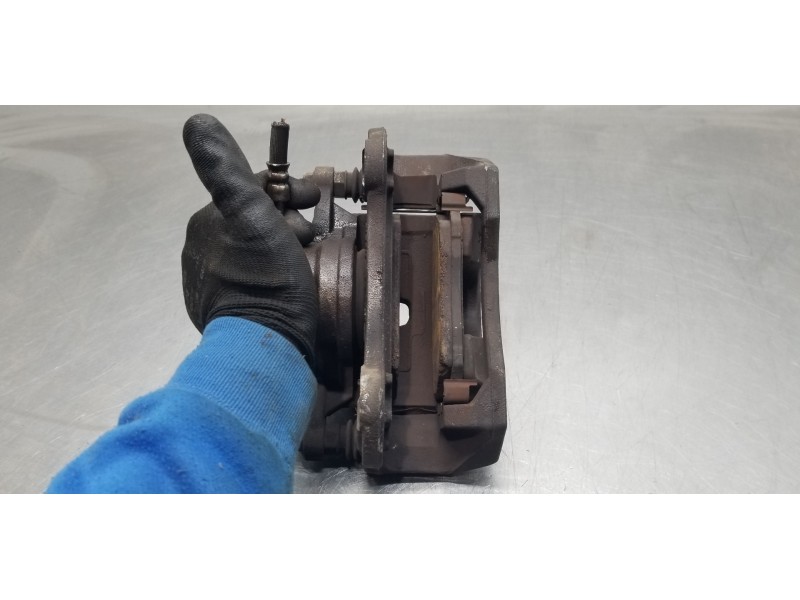 Recambio de pinza freno delantera derecha para hyundai tucson tl referencia OEM IAM 58130D7500  