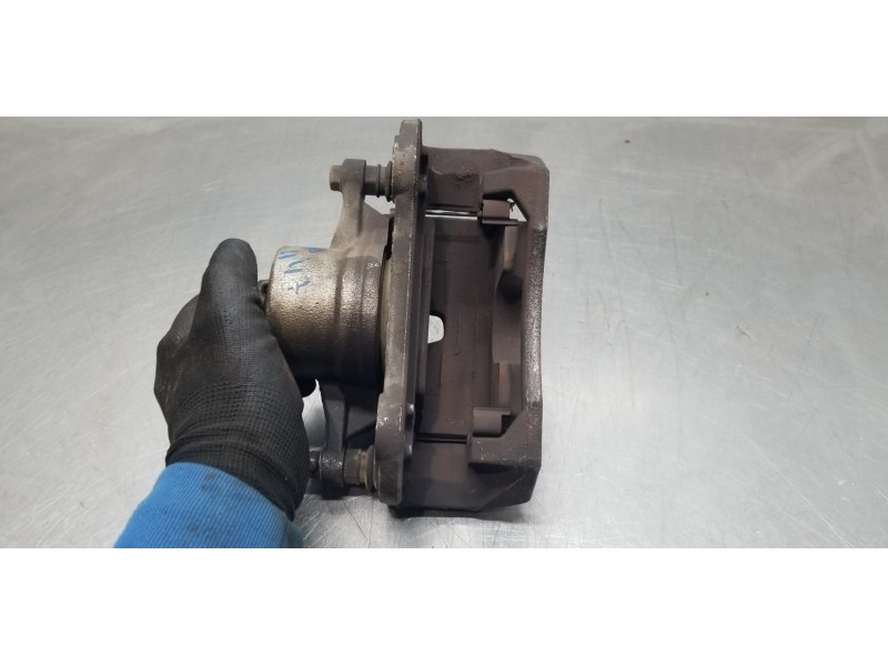 Recambio de pinza freno delantera izquierda para hyundai tucson tl referencia OEM IAM 58110D7500  