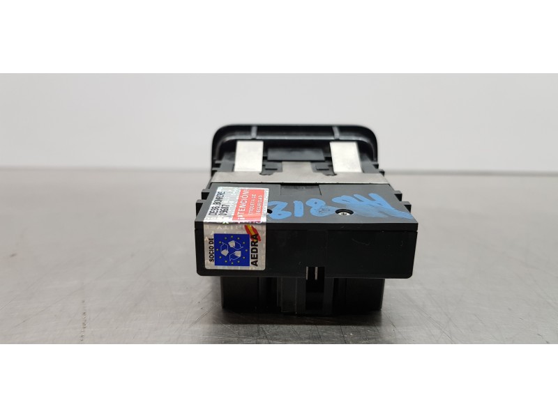 Recambio de freno de mano electrico para infiniti qx30 premium referencia OEM IAM A2469050451  