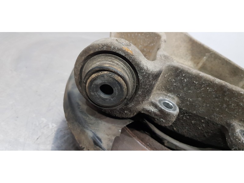 Recambio de mangueta trasera derecha para land rover range rover vogue referencia OEM IAM LR038550  