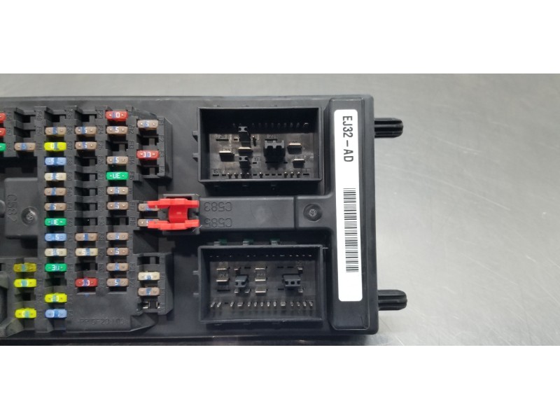 Recambio de caja reles / fusibles para land rover evoque prestige referencia OEM IAM EJ3214F041AD LR077223 EJ3214F041AE