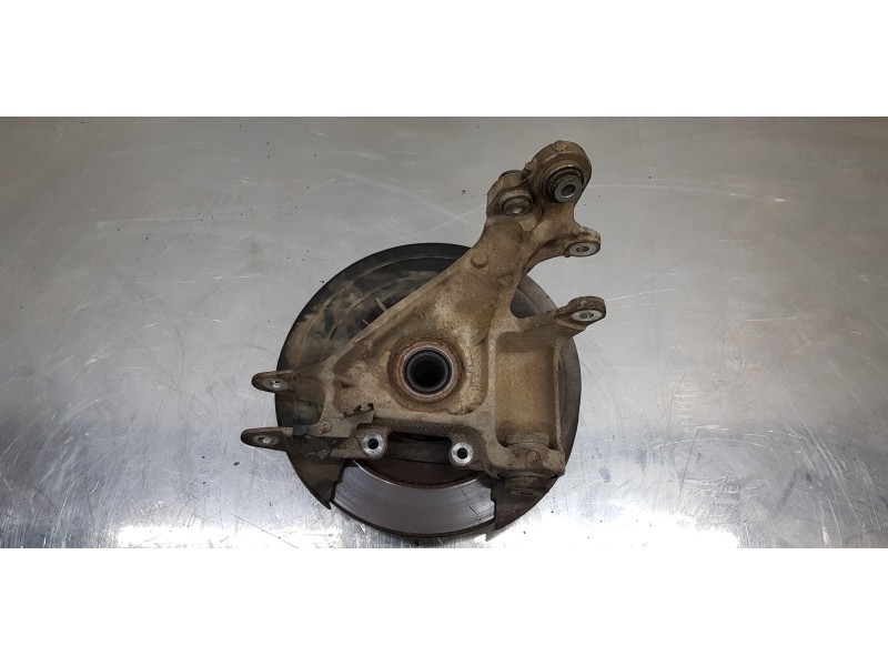 Recambio de mangueta trasera izquierda para land rover range rover vogue referencia OEM IAM LR038551  