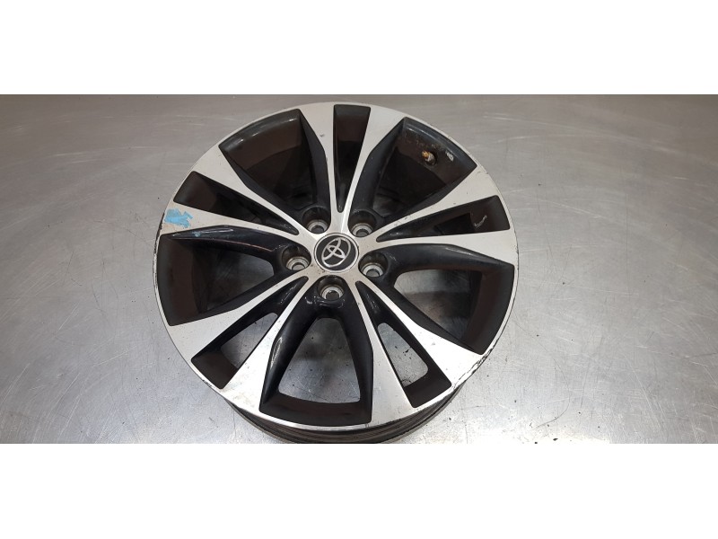 Recambio de llanta para toyota rav 4 active referencia OEM IAM 4261142560  