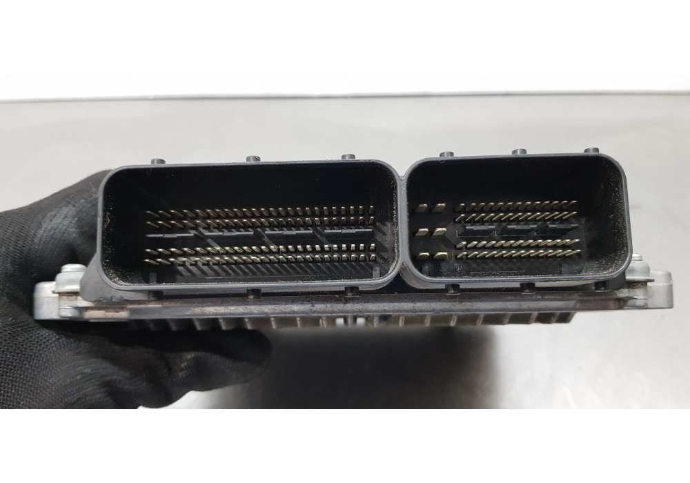 Recambio de centralita motor uce para mercedes clase r (w251) r 350 cdi l 4-matic (251.122) referencia OEM IAM A6421506577  