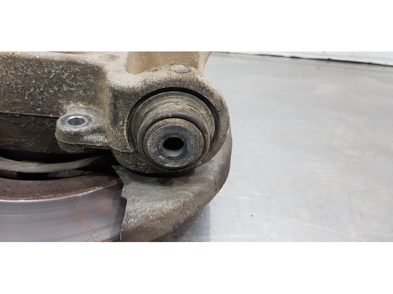 Recambio de mangueta trasera izquierda para land rover range rover vogue referencia OEM IAM LR038551  